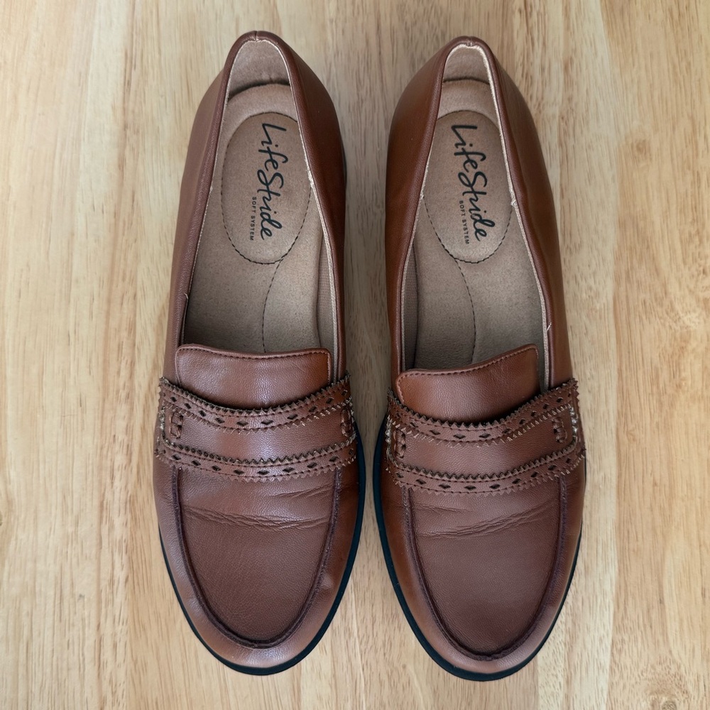 Life Stride Women's Tan Loafers